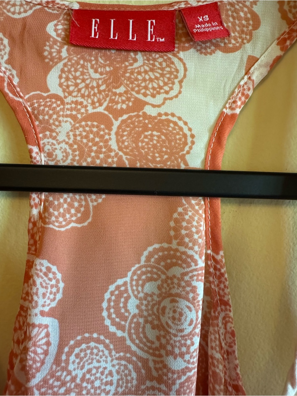 ELLE Floral Ruffle Tank - Picture 3 of 4